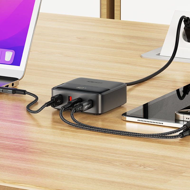 מטען מפוצל שולחני חכם עם 2 יציאות USB-C ו-2 יציאות USB-A, עמדת טעינה מהירה לכל המכשירים בבית או במשרד