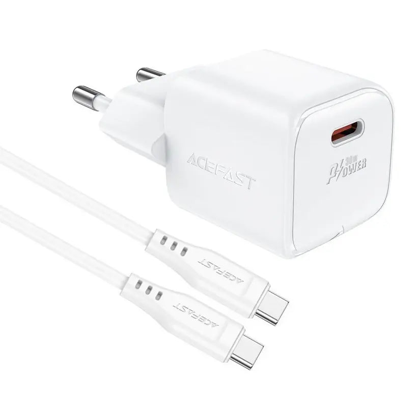 סט מטען מהיר לטלפון הכולל ראש מטען USB-C וכבל USB-C ל-USB-C באורך 1.2 מטר, עיצוב קומפקטי