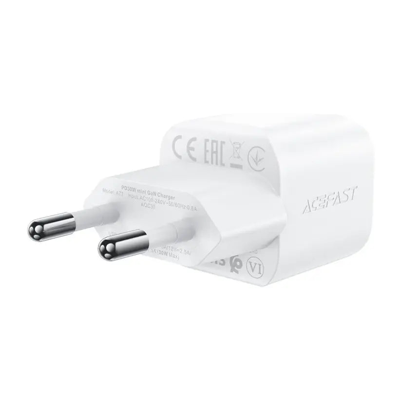 סט מטען מהיר לטלפון הכולל ראש מטען USB-C וכבל USB-C ל-USB-C באורך 1.2 מטר, עיצוב קומפקטי