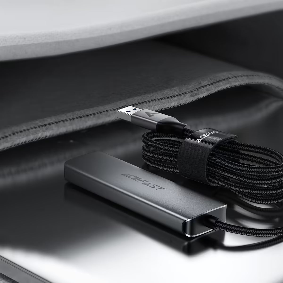 מפצל USB ותחנת עגינה חכמה 4 ב-1 ACEFAST J17 – ארבע יציאות USB 3.0 מהירות עם כבל מחוזק באורך 1 מטר